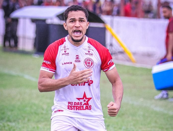 Lazaro lateral Esporte