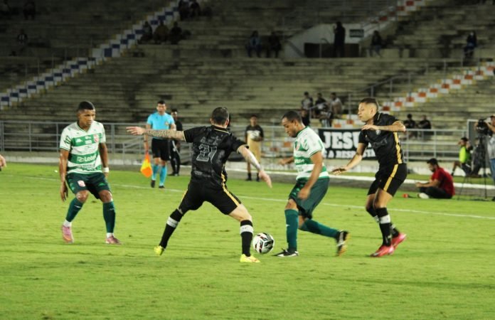 Treze e Lagarto